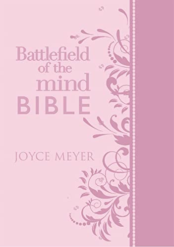 Battlefield of the Mind Bible, Light Pink LeatherLuxe®: Renew Your Mind Through the Power of God's Word von FaithWords